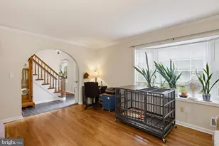 28720 Greenberry Dr, Gaithersburg, MD 20882 - Photo 5