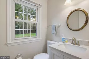 28720 Greenberry Dr, Gaithersburg, MD 20882 - Photo 17