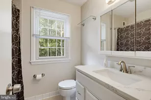 28720 Greenberry Dr, Gaithersburg, MD 20882 - Photo 31