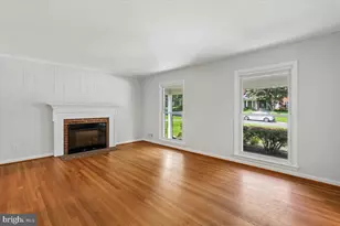 7038 Wolftree Ln, North Bethesda, MD 20852 - Photo 3