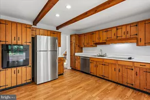 7038 Wolftree Ln, North Bethesda, MD 20852 - Photo 9