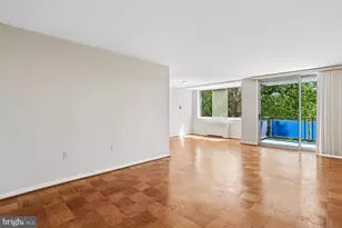 10401 Grosvenor Pl, Rockville, MD 20852 - Photo 3