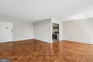 10401 Grosvenor Pl, Rockville, MD 20852 - Photo 15