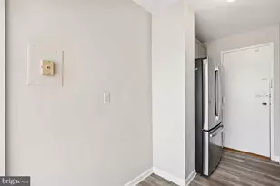10401 Grosvenor Pl, Rockville, MD 20852 - Photo 23