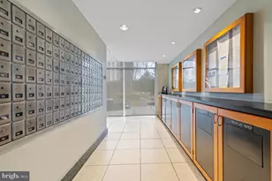 10401 Grosvenor Pl, Rockville, MD 20852 - Photo 17