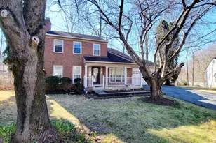 2205 Blue Valley Dr, Silver Spring, MD 20904 - Photo 3