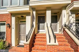 121 Copley Cir, Gaithersburg, MD 20878 - Photo 3