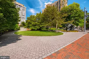 4515 Willard Ave, Chevy Chase, MD 20815 - Photo 5