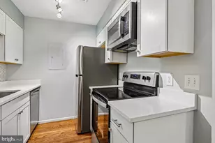 10707 Hampton Mill Terrace, Rockville, MD 20852 - Photo 9
