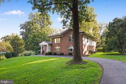 10810 Burbank, Potomac, MD 20854 - Photo 3