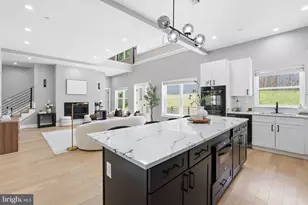 7121 W Greenvale Pkwy, Chevy Chase, MD 20815 - Photo 9