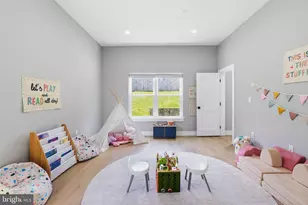 7121 W Greenvale Pkwy, Chevy Chase, MD 20815 - Photo 23