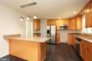 6915 Wilson Ln, Bethesda, MD 20817 - Photo 9