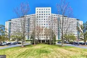 10201 Grosvenor Pl, Rockville, MD 20852 - Photo 1