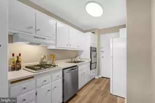 10500 Rockville Pike, North Bethesda, MD 20852 - Photo 5