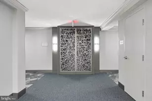 10201 Grosvenor Pl, Rockville, MD 20852 - Photo 17
