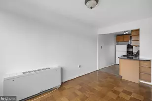 10201 Grosvenor Pl, Rockville, MD 20852 - Photo 7