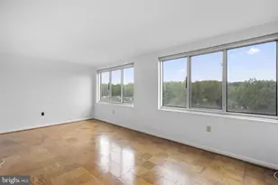 10201 Grosvenor Pl, Rockville, MD 20852 - Photo 3