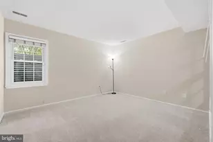 19 Butterwick Ct, Gaithersburg, MD 20886 - Photo 17