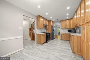25 Tivoli Lake Ct, Silver Spring, MD 20906 - Photo 9