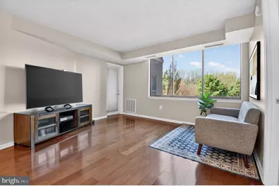 10101 Grosvenor Place #701, Rockville, MD 20852 - Photo 7