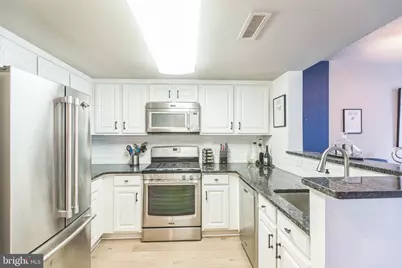 11710 Old Georgetown Road #1321, North Bethesda, MD 20852 - Photo 9