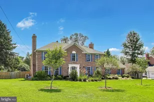 7724 Fontaine St, Potomac, MD 20854 - Photo 3