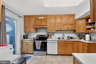 9215 Weathervane Pl, Gaithersburg, MD 20886 - Photo 5