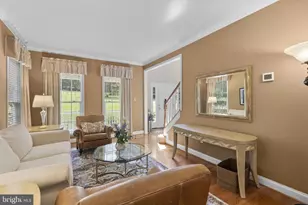 8017 Exodus Dr, Gaithersburg, MD 20882 - Photo 5