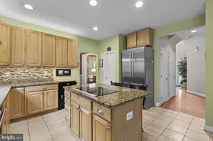 8017 Exodus Dr, Gaithersburg, MD 20882 - Photo 9