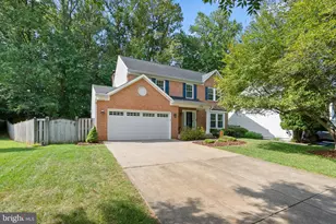2704 Lindenwood Dr, Olney, MD 20832 - Photo 1