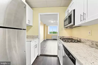 10401 Grosvenor Place #1105, Rockville, MD 20852 - Photo 5