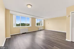 10401 Grosvenor Pl, Rockville, MD 20852 - Photo 7