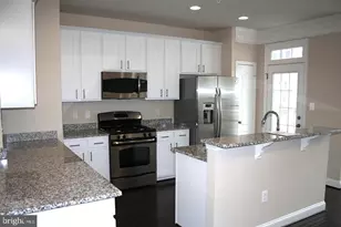 11926 Weybridge Lane, Germantown, MD 20876 - Photo 5