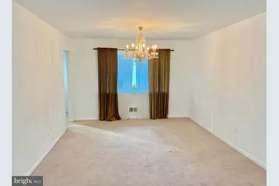 6414 Wilson Lane, Bethesda, MD 20817 - Photo 5