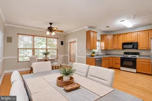 13077 Woodcutter Cir, Germantown, MD 20876 - Photo 21