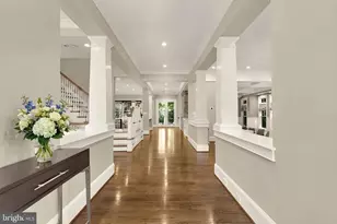 8819 Chalon Dr, Bethesda, MD 20817 - Photo 3