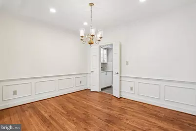 8912 Barrowgate Court, Potomac, MD 20854 - Photo 5