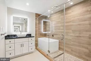 8912 Barrowgate Ct, Potomac, MD 20854 - Photo 13