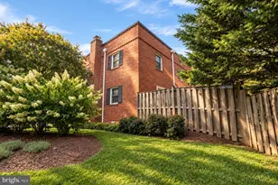 6701 Kenwood Forest Ln, Chevy Chase, MD 20815 - Photo 21