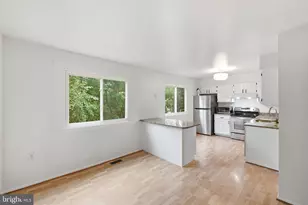 8918 Centerway Rd, Gaithersburg, MD 20879 - Photo 9