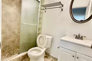 12112 Ravenwood Ct, Silver Spring, MD 20902 - Photo 15