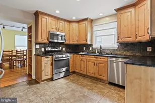 11713 Kingtree St, Silver Spring, MD 20902 - Photo 3