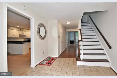 10121 Crestberry Place, Bethesda, MD 20817 - Photo 7