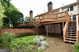 10121 Crestberry Pl, Bethesda, MD 20817 - Photo 3