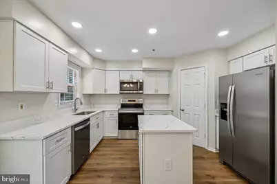 8106 Castlebury Terrace, Gaithersburg, MD 20879 - Photo 17