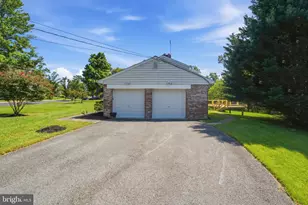 2400 E Gate Dr, Silver Spring, MD 20906 - Photo 3