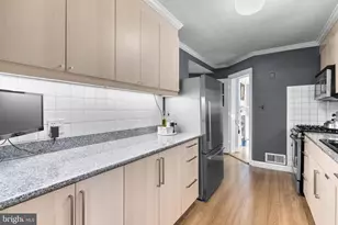 5420 York Ln, Bethesda, MD 20814 - Photo 9