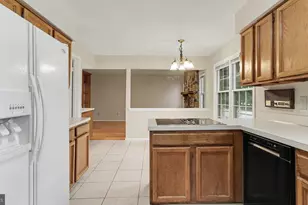 11402 Flints Grove Ln, North Potomac, MD 20878 - Photo 5