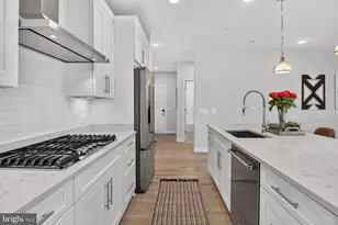 210 Decoverly Dr, Gaithersburg, MD 20878 - Photo 9